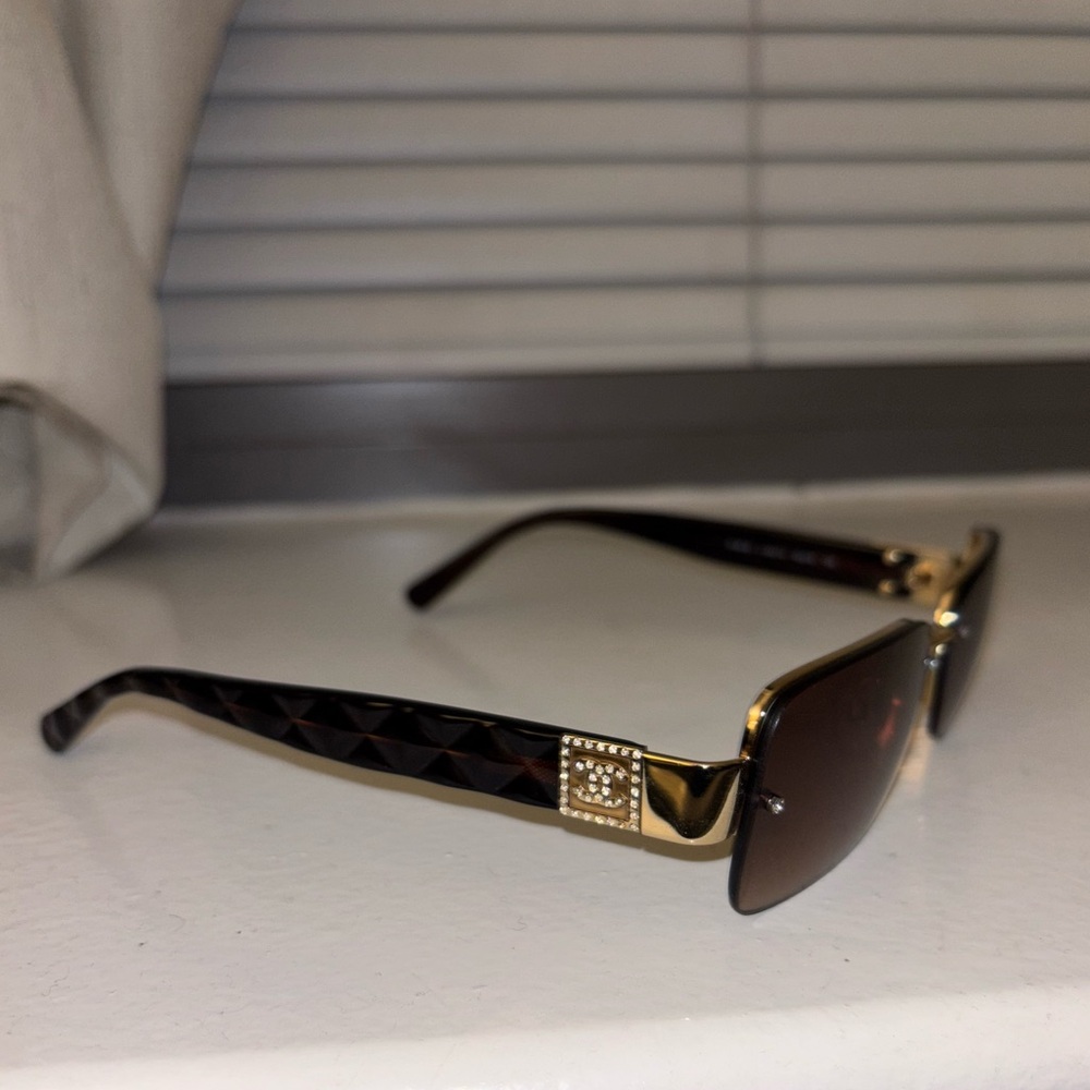Chanel Vintage Brown and Gold Quilted Sunglasses - Picture 4 of 10